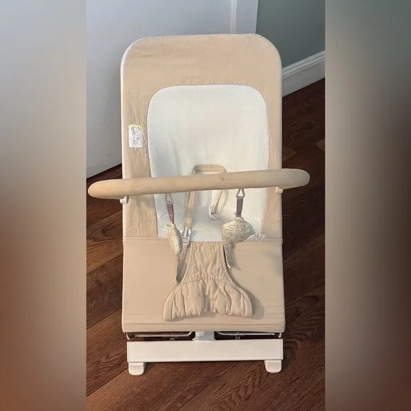 Baby Trend Bouncing Chair - Picture 1 of 6